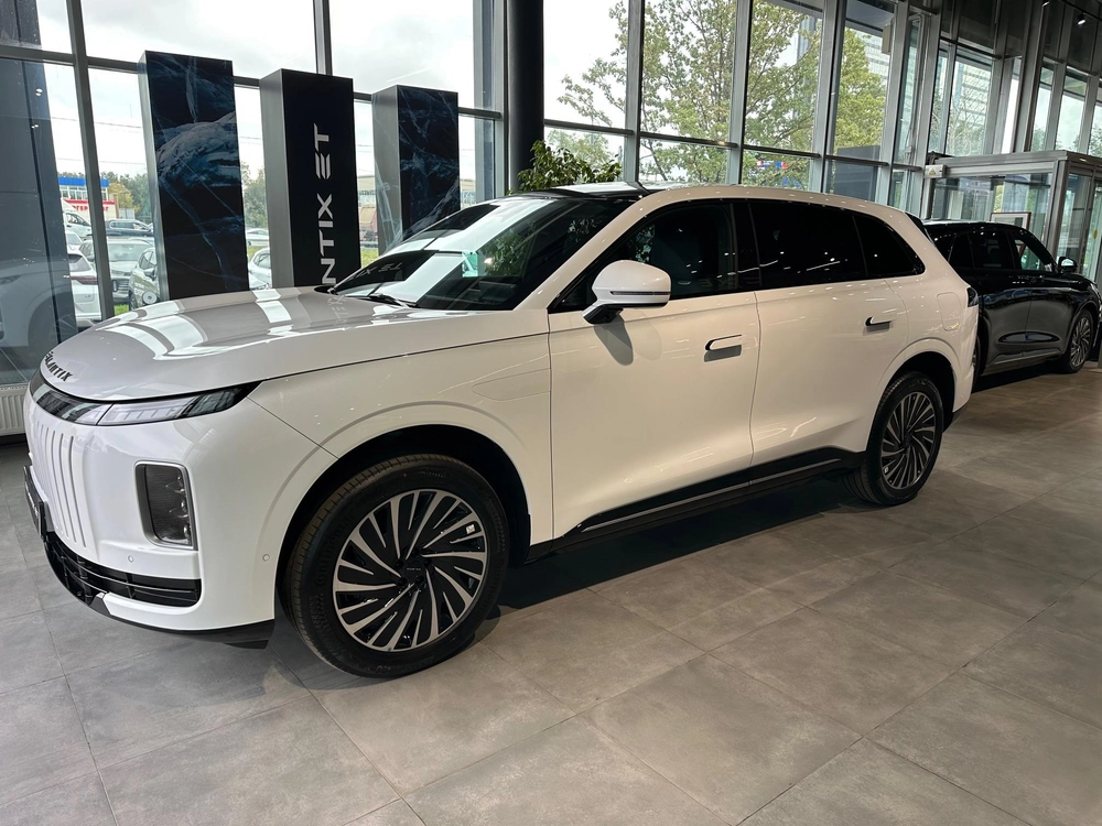 EXEED EXLANTIX ET Top 1.5hyb AT 4WD (469 л.с.)