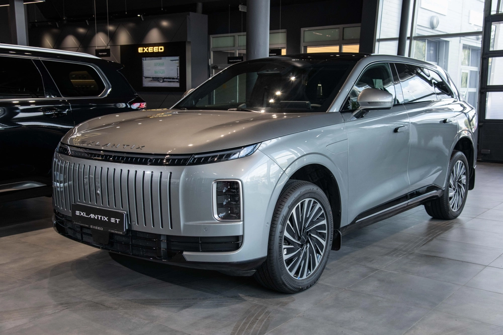 EXEED EXLANTIX ET Top 1.5hyb AT 4WD (469 л.с.)