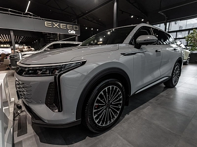 RX Премиум 2.0 AT 4WD (249 л.с.)