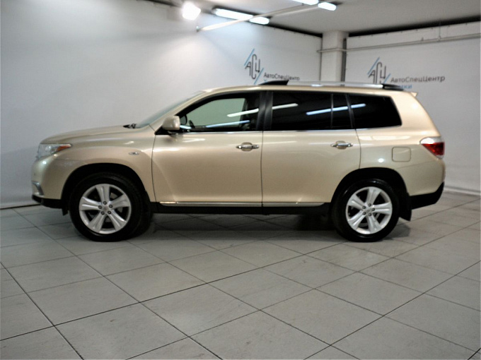 Toyota Highlander 2011 3.5 AT 4WD (273 л.с.) Бежевый 59763993 фото 3