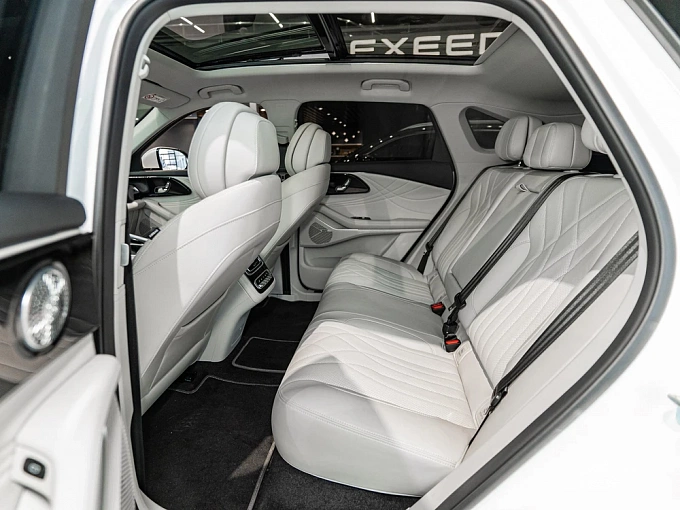 EXEED RX Премиум 2.0 AT 4WD (249 л.с.) Кристаллический белый фото 11