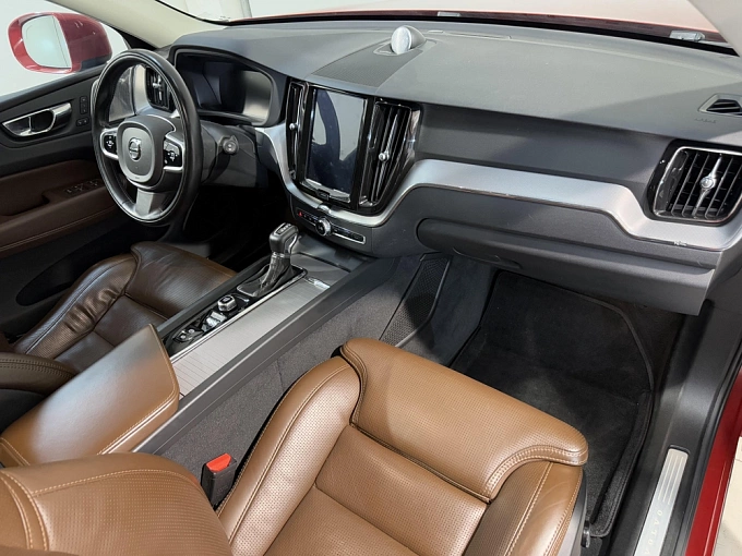 Volvo XC60 2018 2.0d AT 4WD (190 л.с.) Красный 84675836 фото 11