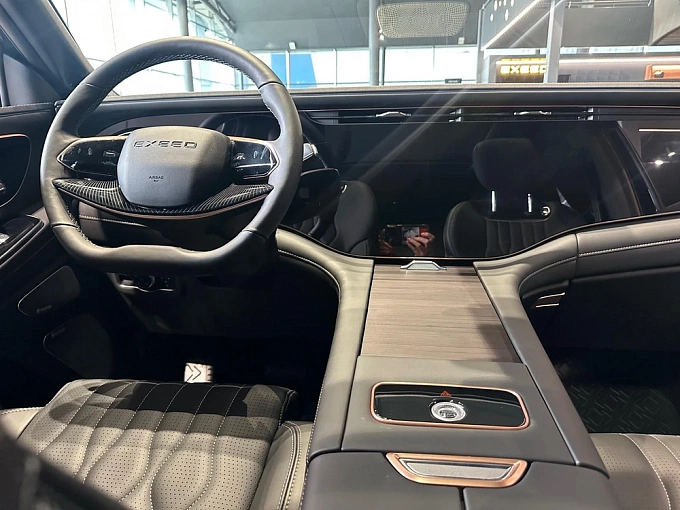 EXEED VX Рестайлинг Президент 6 мест 2.0 AT 4WD (249 л.с.) Эмеральд (Зеленый) фото 11