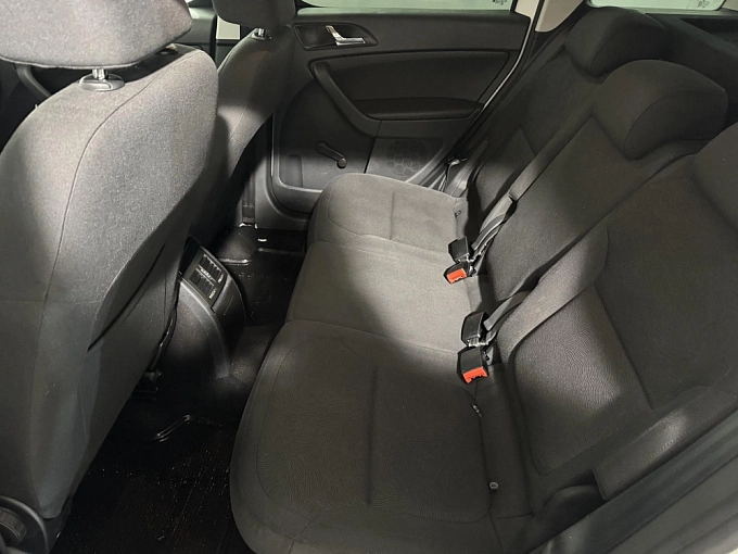 Skoda Yeti 2014 1.8 AMT 4WD (152 л.с.) Белый 84668017 фото 6