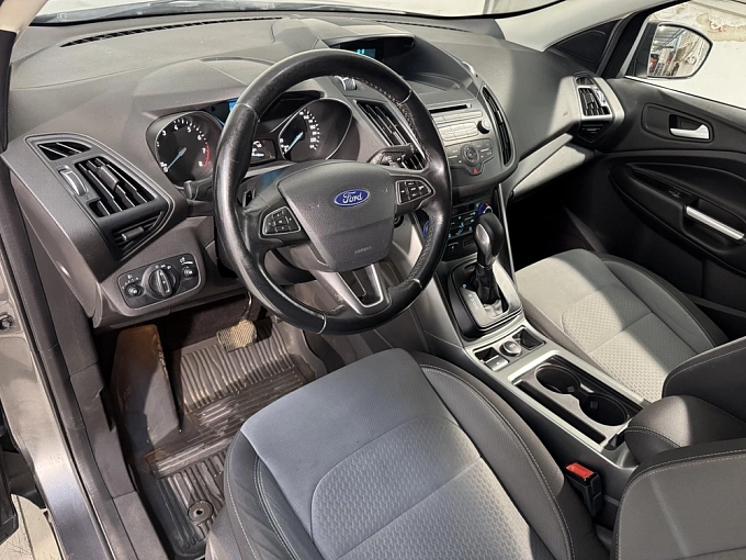 Ford Kuga 2017 2.5 AT (150 л.с.) Серый 84571831 фото 8