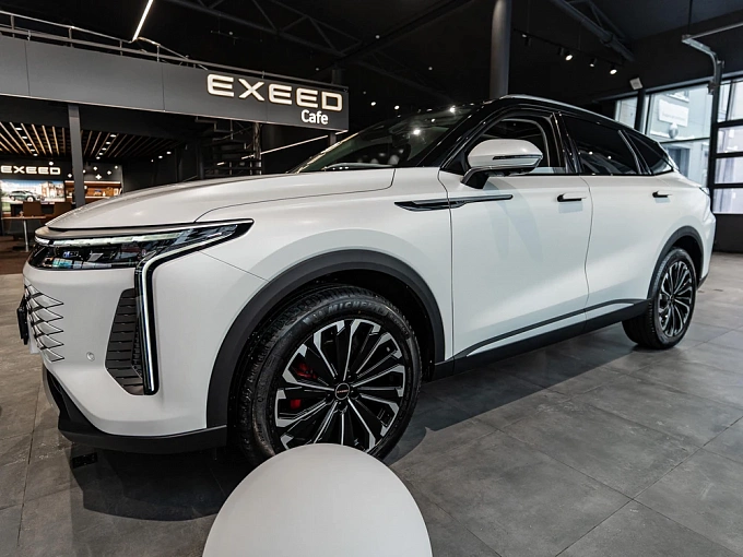 EXEED RX Премиум 2.0 AT 4WD (249 л.с.) Кристаллический белый фото 2