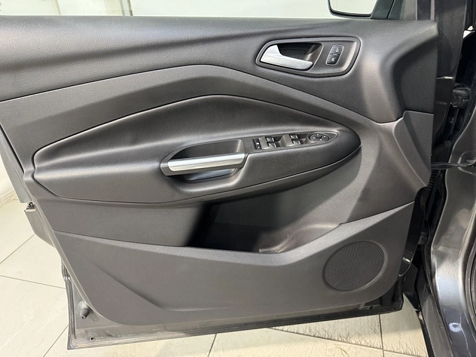Ford Kuga 2017 2.5 AT (150 л.с.) Серый 84571831 фото 7