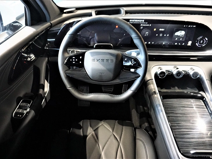 EXEED RX Urban 2.0 AMT 4WD (197 л.с.) Кристаллический белый фото 9