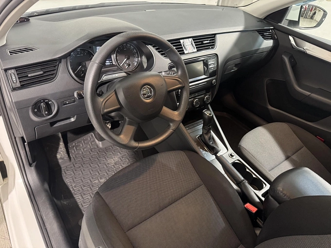 Skoda Octavia 2015 1.6 AT (110 л.с.) Белый 83659353 фото 10