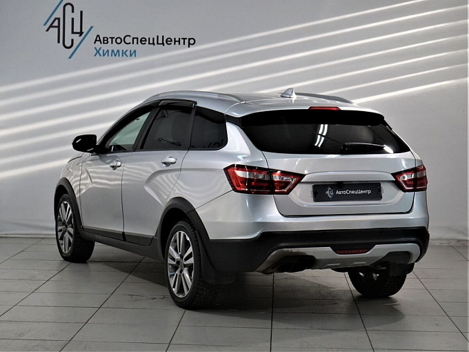 Lada (ВАЗ) Vesta 2018 1.8 MT (122 л.с.) Серебристый 63141666 фото 4