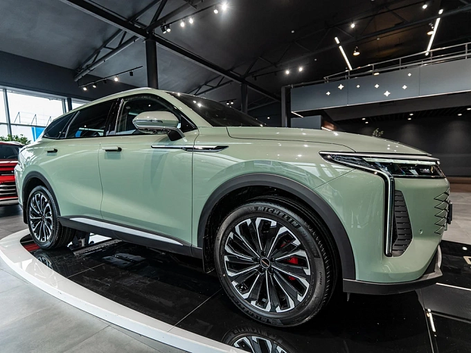 EXEED RX Премиум 2.0 AT 4WD (249 л.с.) Метеорный зеленый фото 1