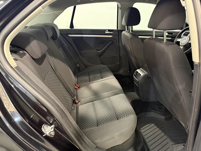 Volkswagen Jetta 2010 1.6 AMT (102 л.с.) Чёрный 84502337 фото 4
